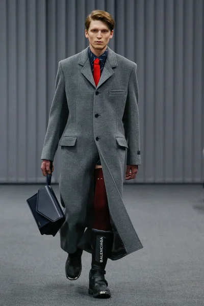Look 5